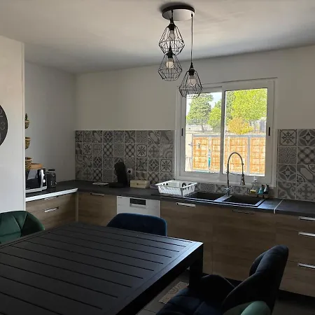 Soleane - équipée, à Seulement 10mins De La Cité Médiévale Casa vacanze *